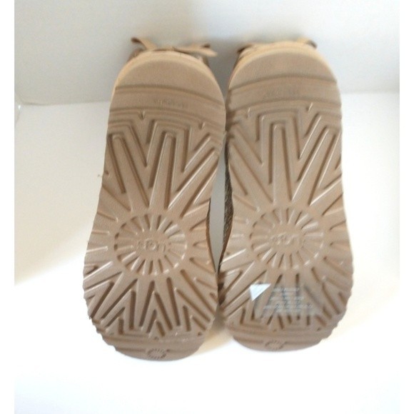 New! UGG Classic Bow Cosmos Gold Glitter Shearling Boots Ankle Boots NWOB Size 6 - Picture 14 of 14